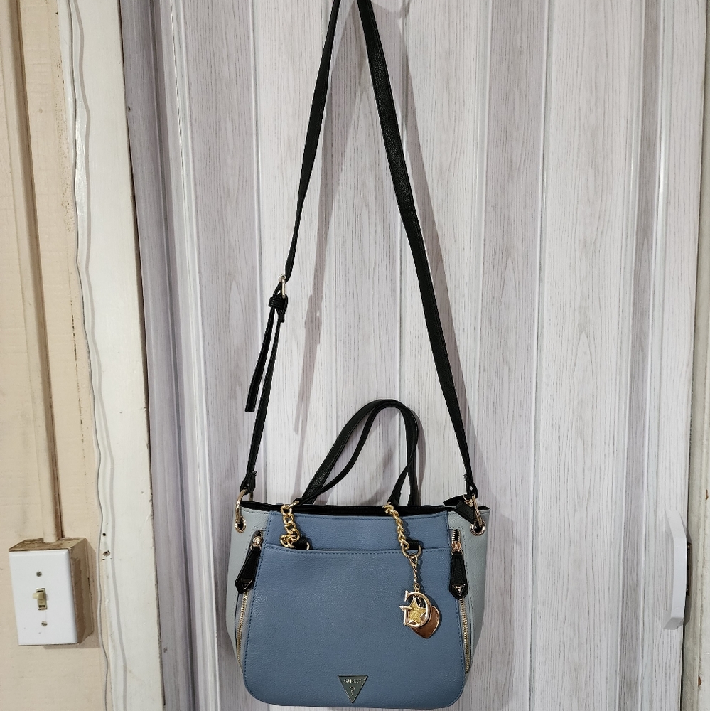 GUESS PURSE